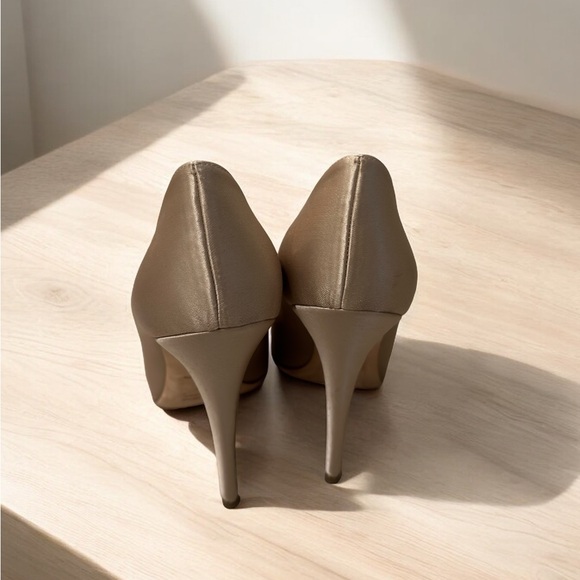 Miu Miu champagne satin heels with red - Picture 4 of 5